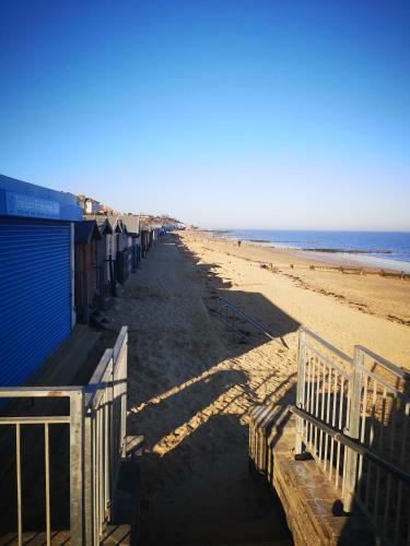 Lovely 2-bed Apartment In Walton On The Naze