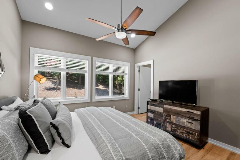 Lake Norman Getaway By Stay Lake Norman