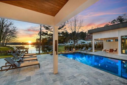 Shoreline On Stonemarker By Stay Lake Norman