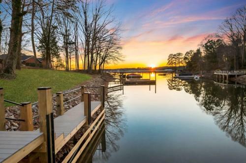 Shoreline On Stonemarker By Stay Lake Norman