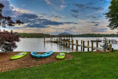 Southern Sunrise By Stay Lake Norman