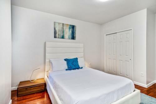 Apartamento Lovely 2bd Apt Steps From The Convention Center