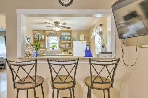 Coastal Aransas Pass Cottage About 9 Mi To Beach!