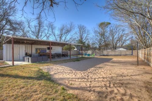 Wow! Haus With Hot Tub, Fire Pit And Games Galore!
