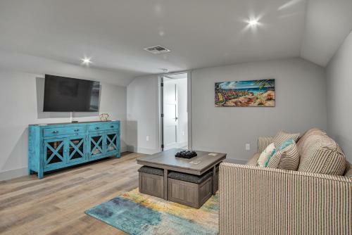 Elv906-the Gentry Home