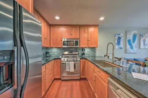 Stylish Townhome About 6 Mi To Downtown Seattle!