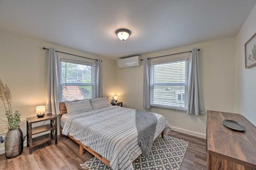 Contemporary Seattle Home Less Than 2 Mi To Beach!