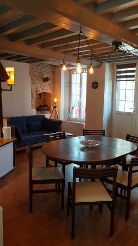 Villa Maison De Bourg � Ouistreham � 2 Pas De La Mer