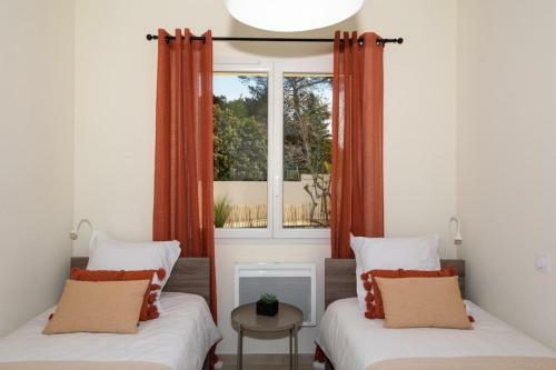 Villa De Charme Avec Piscine Chauff�e & Cigales