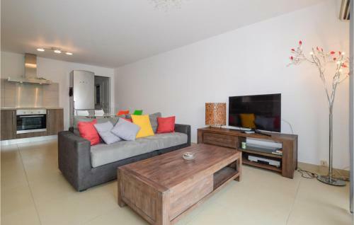 Awesome Apartment In Propriano With 1 Bedrooms