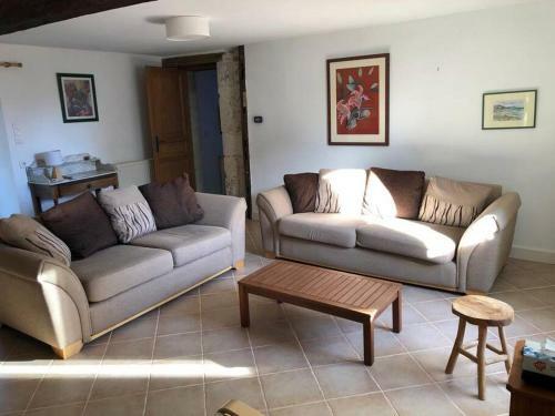 Grande Maison Enti�re Class�e 3 * Avec Piscine