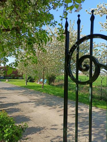 Hostal Les Chambres D'h�tes De L'all�e Des Champs