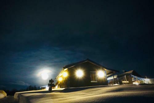 Lodge Wild Caribou's Wildwood Cabin