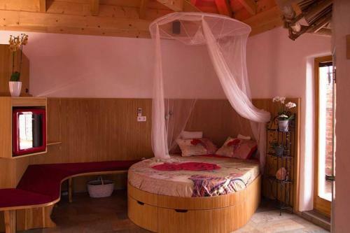 Secret Wellness Pool&relax