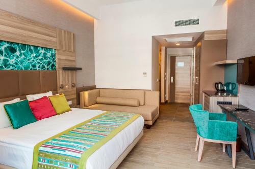 Long Beach Harmony Hotel