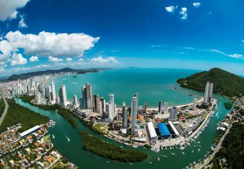 Apartamento Incr�vel Ap A 100m Do Mar Com Ar E Wi-fi