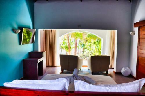 Hotel Searenity Beach Villa