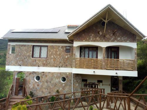Hotel Lake Bunyonyi Rock Resort