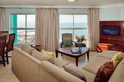 Hotel First Group The Palace All-suite