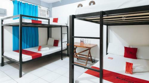 Hotel Reddoorz Plus @ Costa Roca Balamban