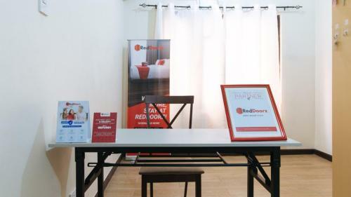 Hotel Reddoorz Plus @ Costa Roca Balamban