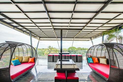 Oyo 489 Casa Mia Hotel Suites