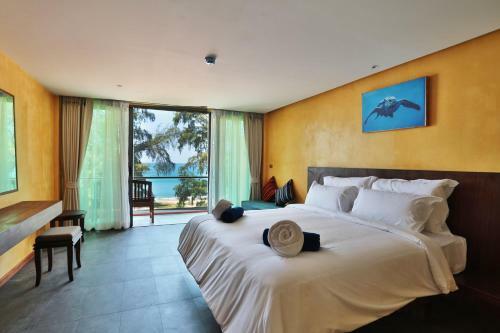 Hotel Coriacea Beachfront Boutique Phuket Resort - Sha Plus