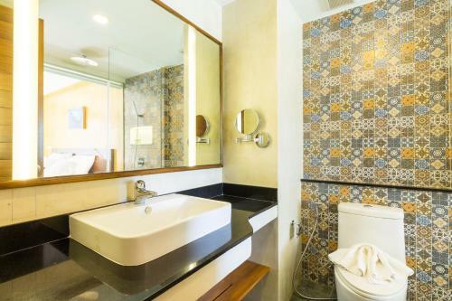 Hotel Coriacea Beachfront Boutique Phuket Resort - Sha Plus