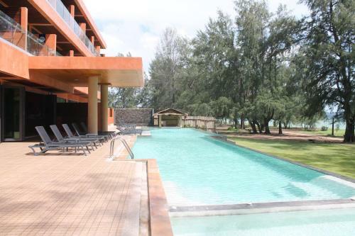 Hotel Coriacea Beachfront Boutique Phuket Resort - Sha Plus