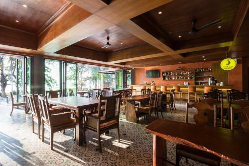Hotel Coriacea Beachfront Boutique Phuket Resort - Sha Plus
