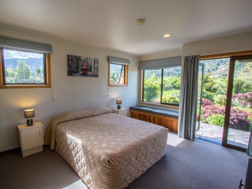 Tasman Hideaway - Marahau Holiday Home