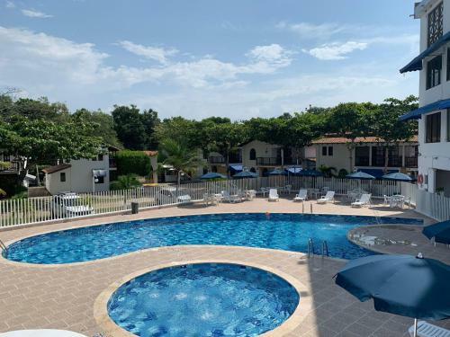 Apartamentos Cove�as, Condominio Victoria Real