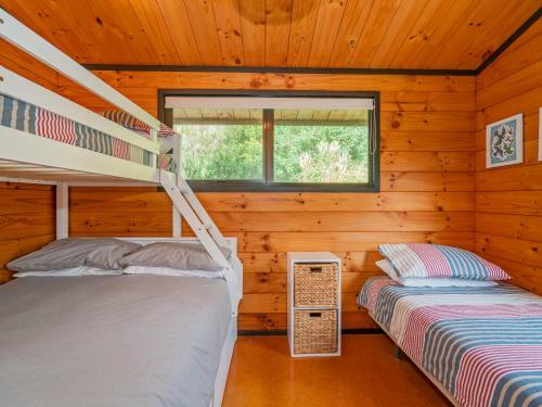 Beach Lovers Bach - Hahei Holiday Home