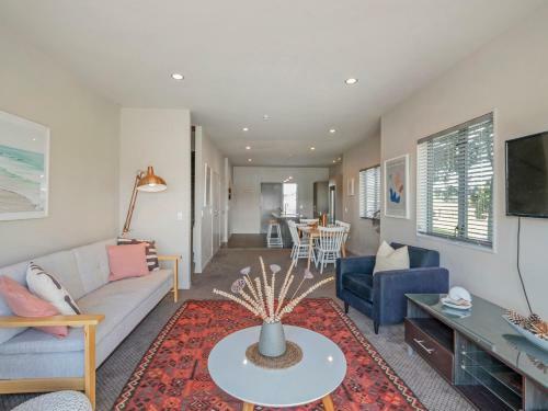 Sunset Retreat - Matarangi Holiday Home