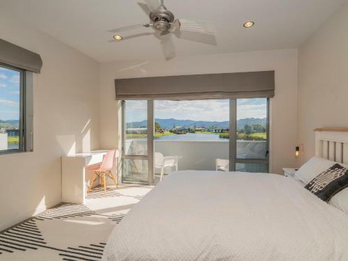 Sunset Retreat - Matarangi Holiday Home