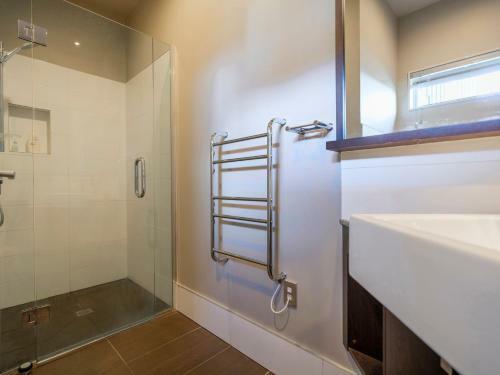 Sunset Retreat - Matarangi Holiday Home