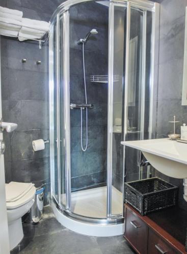 Dflat Escultor Madrid Apartments