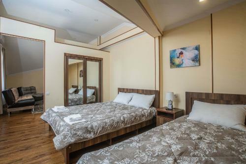 Hotel Telav Holl