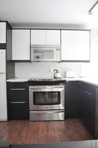 Cozy 1 Bd Suite Centrally Located North Vancouver