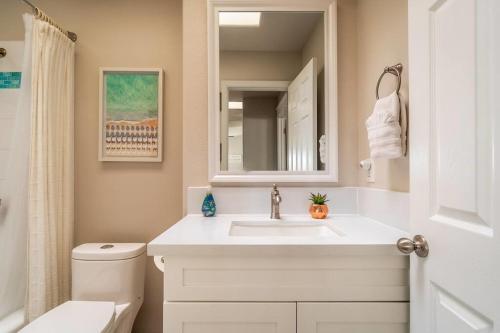 Family Friendly Beach House With Open Living Space