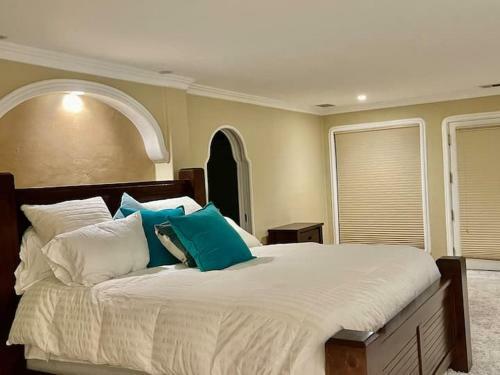 Waterfront - Luxury Spanish Style 3,983 Sq Ft Home. 4br/3ba