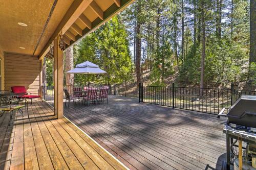 Quiet Graeagle Cabin With Yard, Deck And Grill!