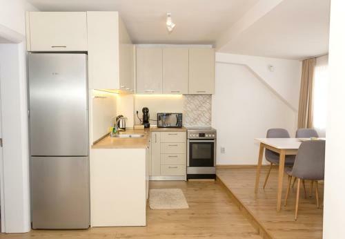 Modern Bright Apartment Close To The City Centre