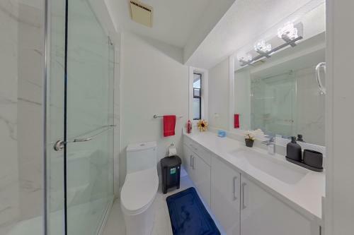 Luxury 3 Bed 2 Bath Main Portion Of The House