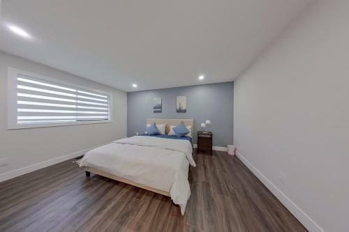 Luxury 3 Bed 2 Bath Main Portion Of The House