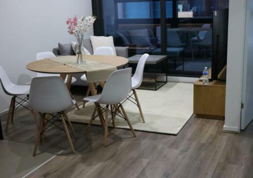 Melbourne Star Apartment