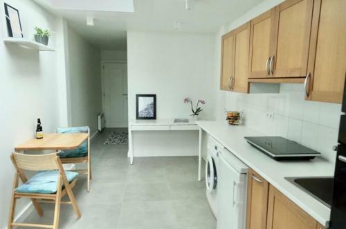 Apartamento Studio �quip� Au Calme Avec Entr�e Ind�pendante
