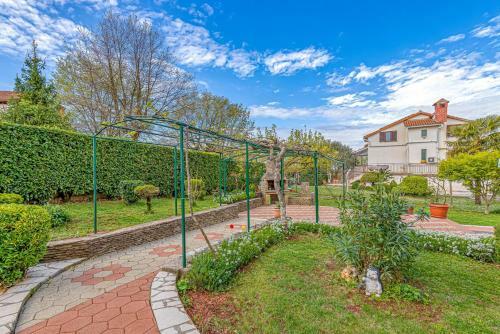 Apartment Flores