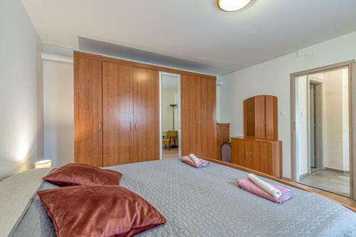 Apartment Flores