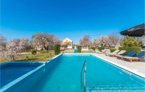 Amazing Home In Tinj With 5 Bedrooms